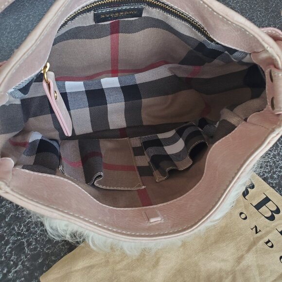 Burberry ! Furry with pom pom pink shoulder bag - Picture 10 of 17